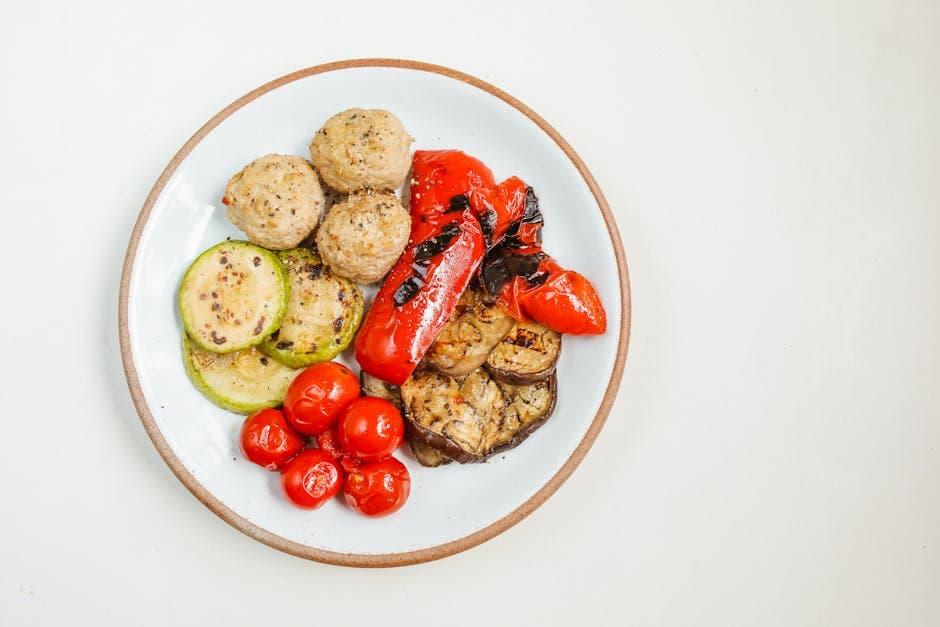 Saftig stekt kalkun med kalkunboller og urtesaus