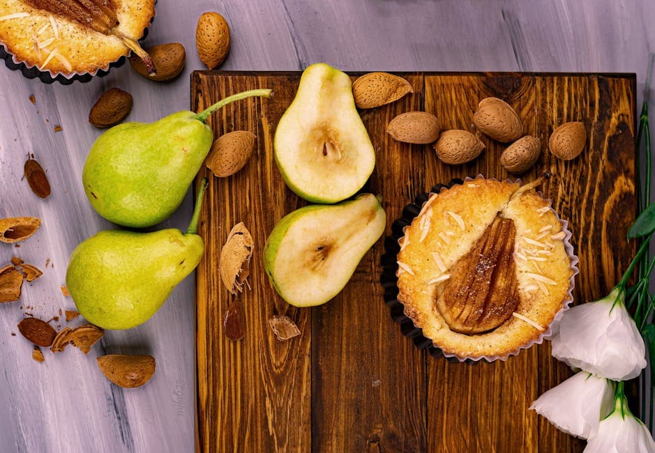 Pære- og kirsebærpikerter med mandler