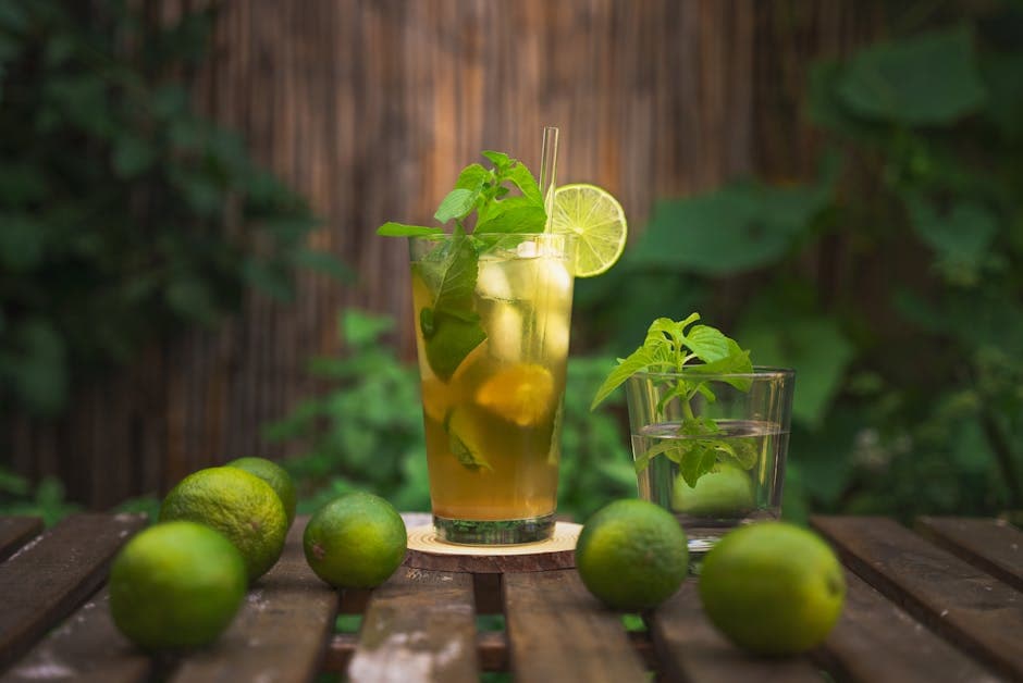 Grønn te-mojito med mynte og lime