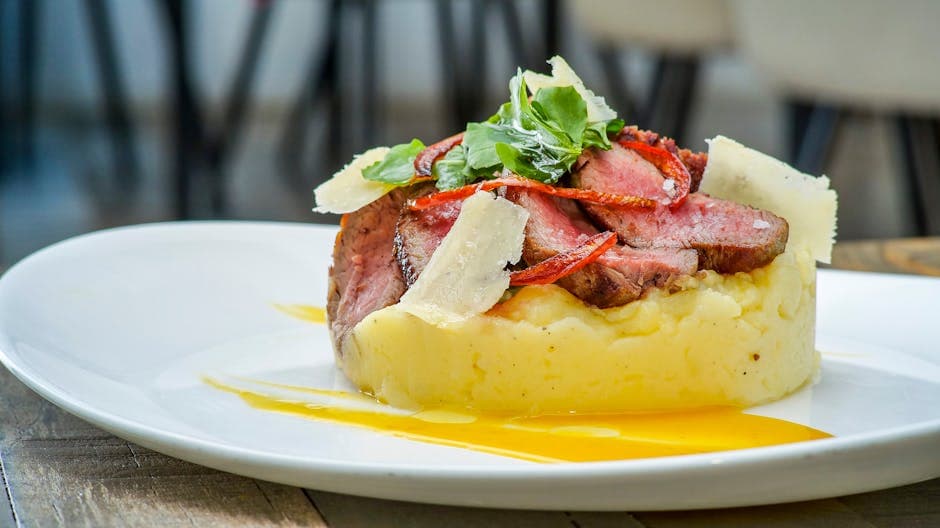 Potet- og oksekjøttcanapéer med paprikasalsa