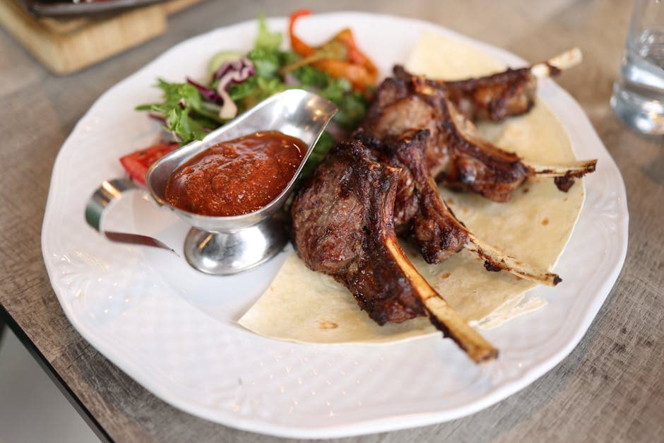 Lammekoteletter med hjemmelaget BBQ-saus