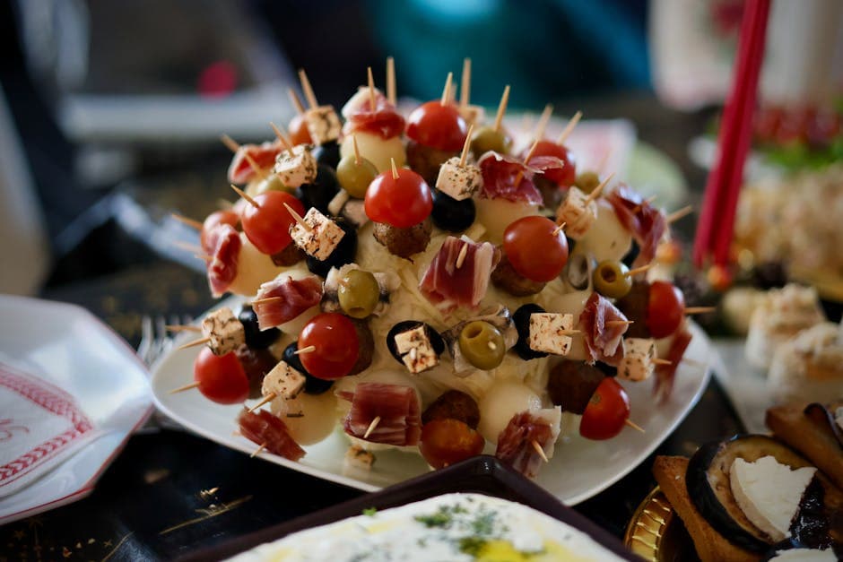 Mini-spyd med melon, oliven og mozzarella