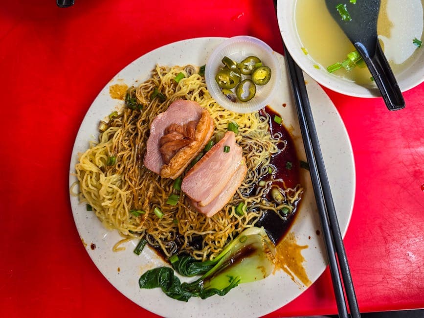 Andebryst med ovnsbakte pærer og kalde sesamnudler