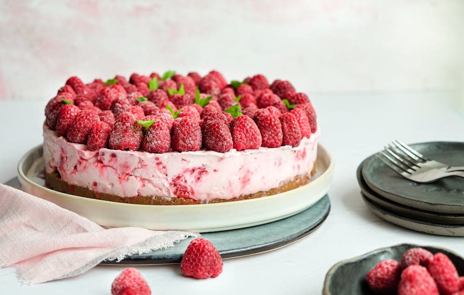 Fersken- og bringebæryoghurtkake (uten steking)