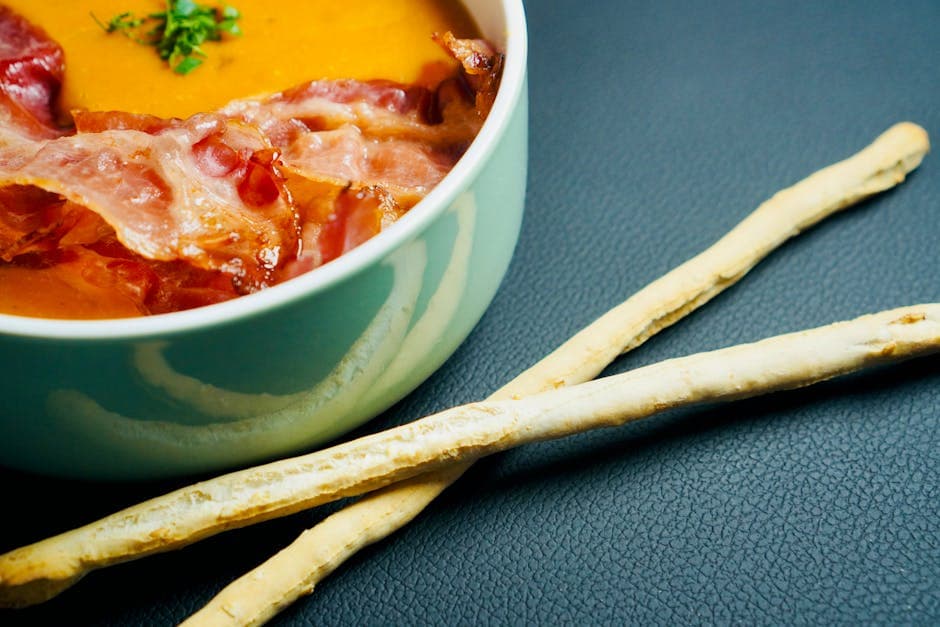 Baconinnpakkede brødstenger med brunt sukker