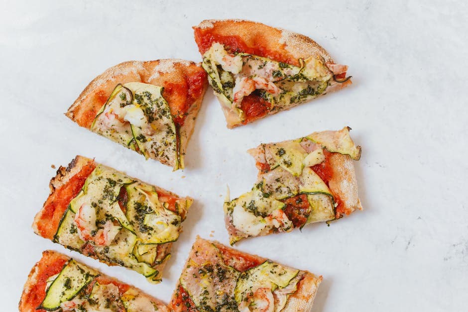 Zucchini-snackpizza med tomat og mozzarella