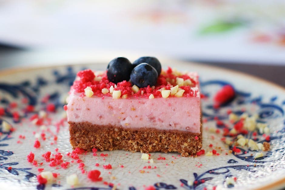 Pasjonsfrukt- og bringebærmousse-kake