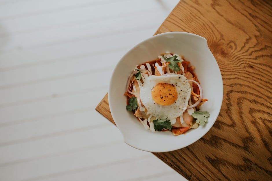 Chilaquiles med ovnsbakte tomatillos og stekt egg
