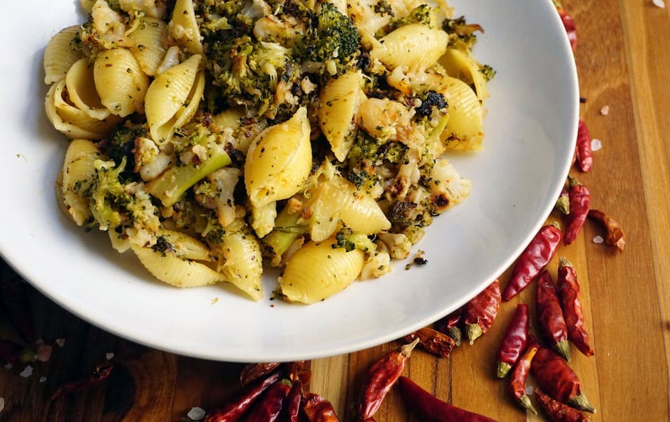 Siciliansk blomkålspasta med rosiner og urter