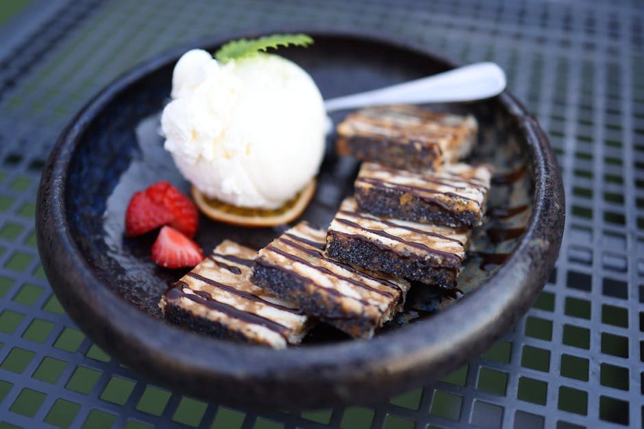 Tranebæris-kakebiter med sjokoladekjeksbunn