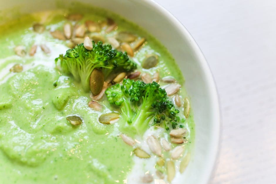 Kremet vegansk brokkolisuppe med cashewnøtter