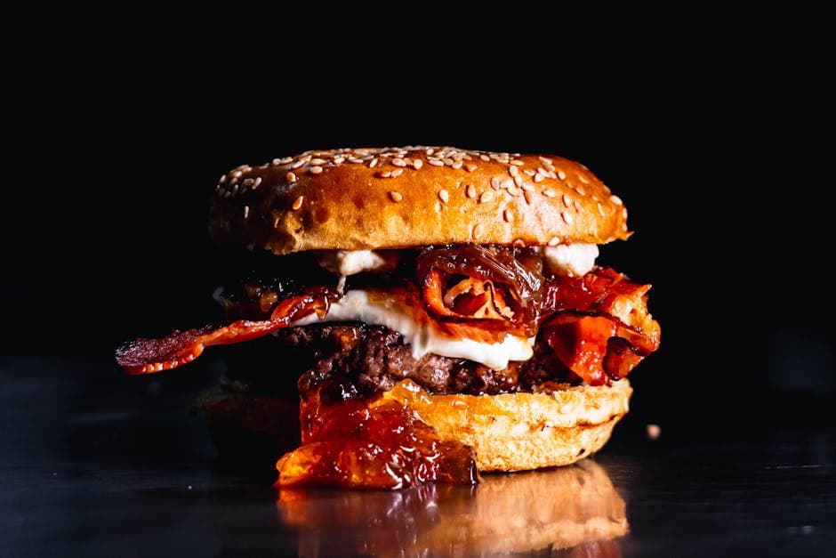 BLT-burgere med honning-melasseglasert bacon