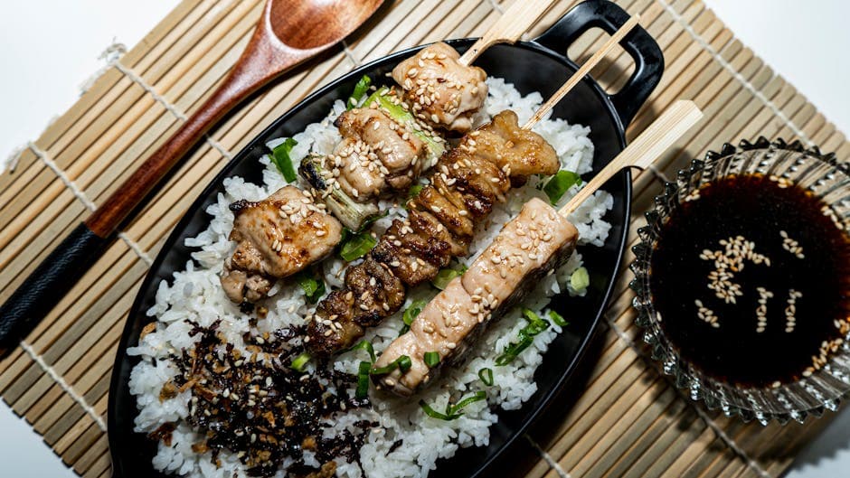 Japansk yakitori med kylling, vannkastanje og vårløk