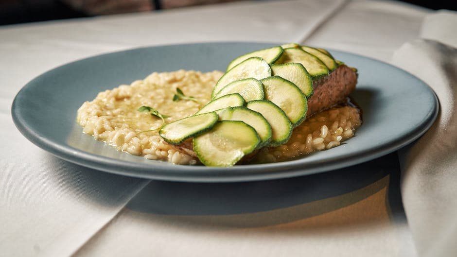 Grillet villaks med hvitløksskjellpesto og sommergresskar