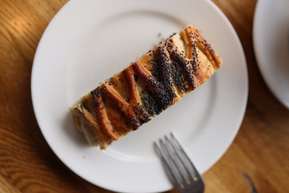 Valmuefrøkake med sitron og rosiner