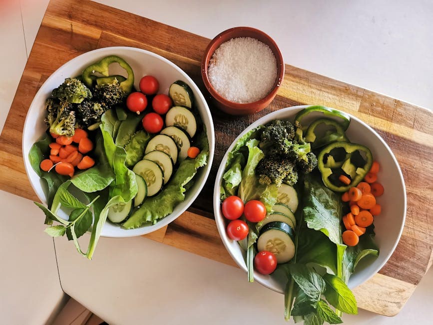 Frisk brokkolisalat med cherrytomater