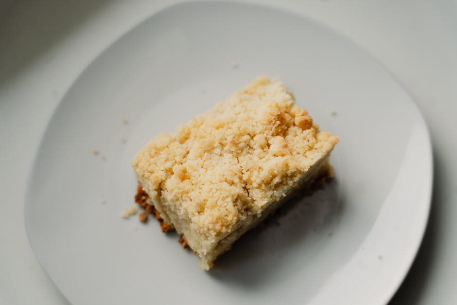 Mangogingerbrød med makadamia-streusel