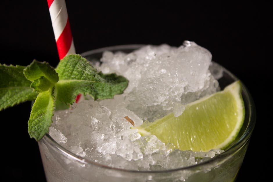 Forfriskende limegranita med kandisert mynte