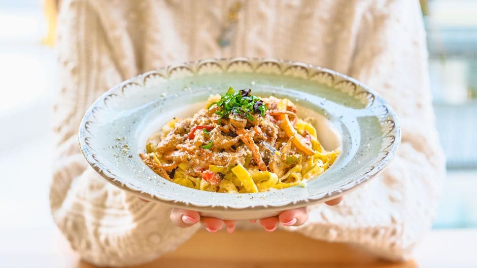 Pasta med kalkun og frisk urtesaus