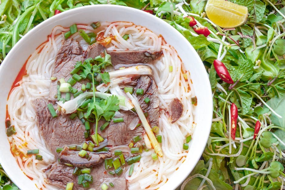 Vietnamesisk Pho-suppe med grønnsaker