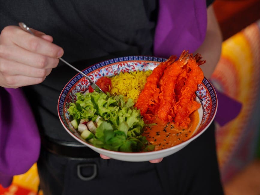 Krydret rekecurry med ris og mangosalat