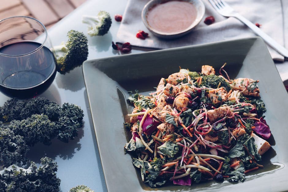 Brokkolisalat med bacon og tranebær