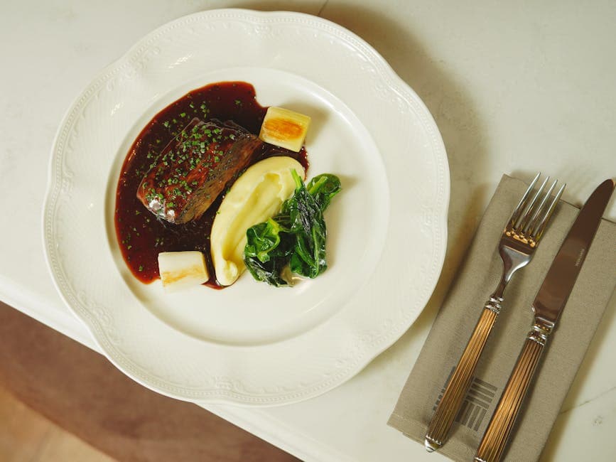 Hjortefilet med bærsaus og kremete poteter