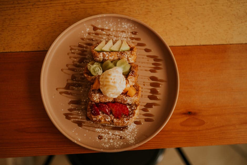 Fransk toast brødpudding med krydrede pærer