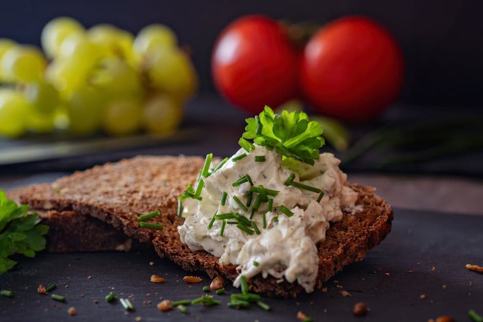 Kremet basilikum- og parmesanspread