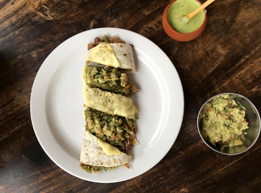 Klassiske ostequesadillas med frisk salsa