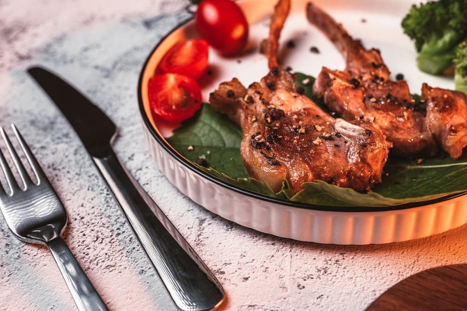 Svinefilet fylt med ost og brokkoli, med grillet tomatrelish