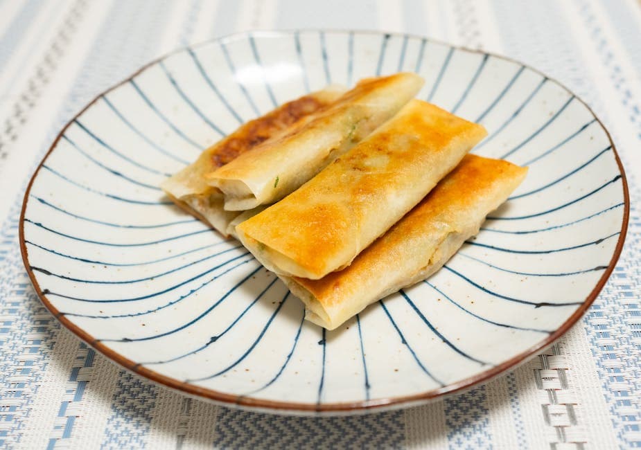 MOE's originale eggrolls med kylling og grønnkål