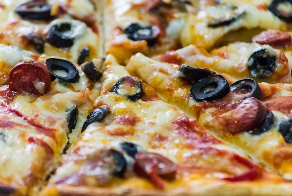 Pizza Grilled Cheese med pepperoni og oliven