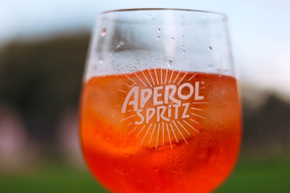 Forfriskende appelsin- og aperol-drink
