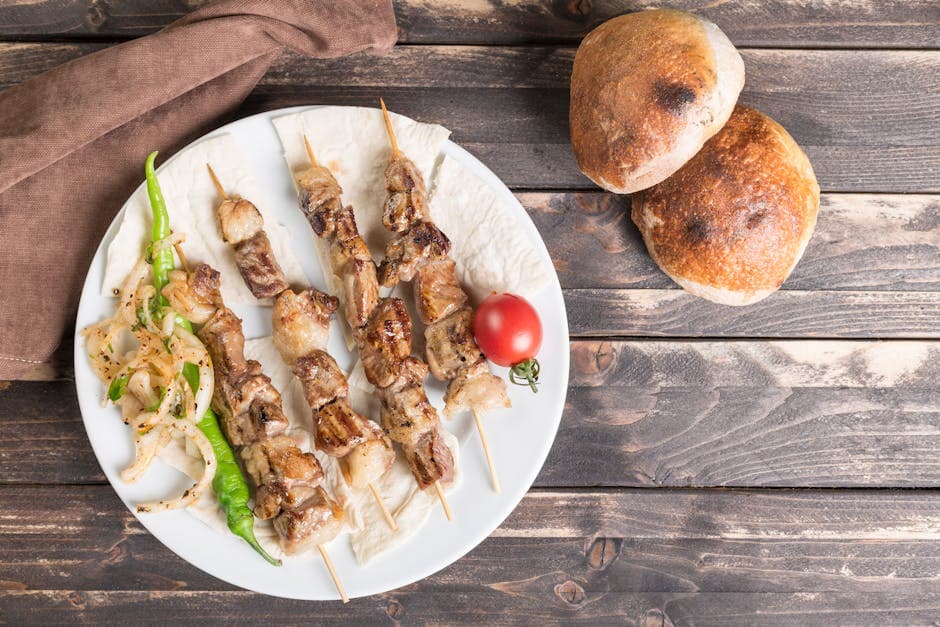 Lammespyd med tzatzikisaus og pitabrød