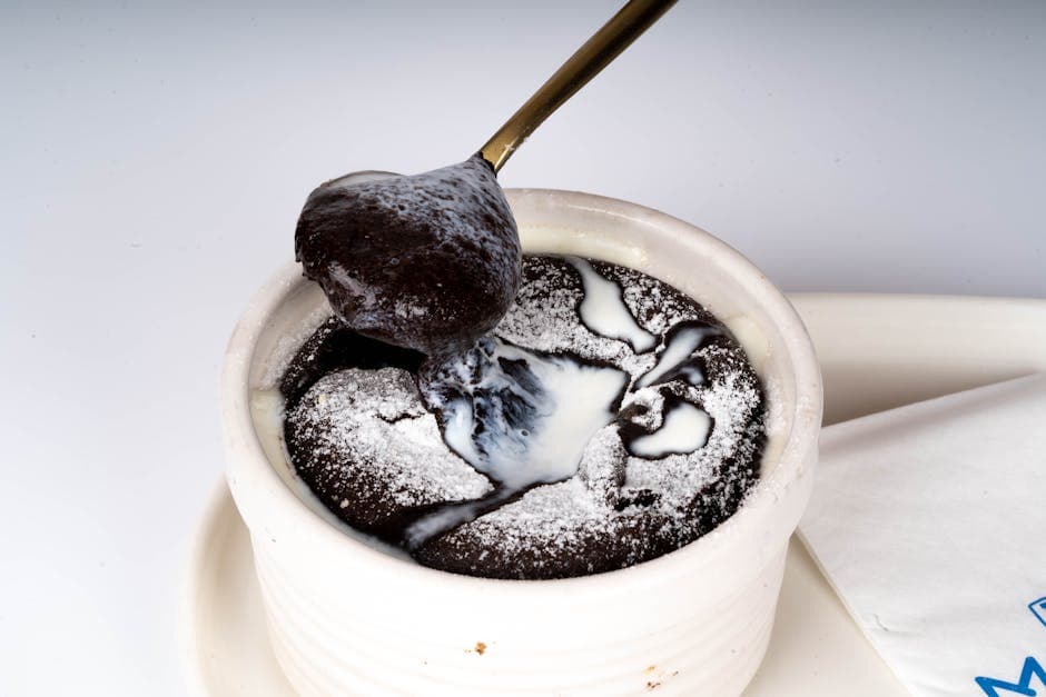 Sjokoladesoufflé med Grand Marnier og valnøttkaramellsaus