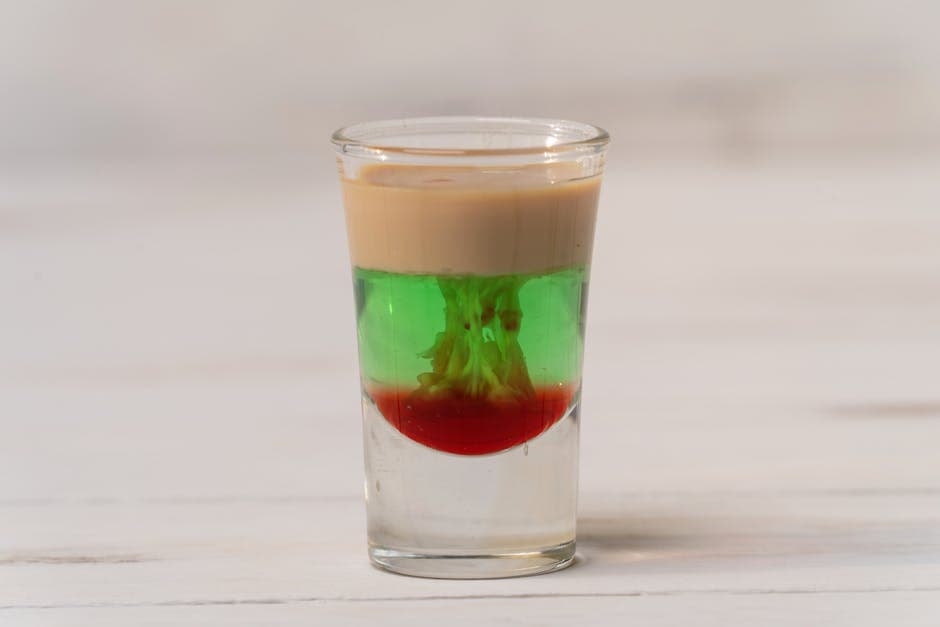 Fargerike daiquiris i rødt, hvitt og blått