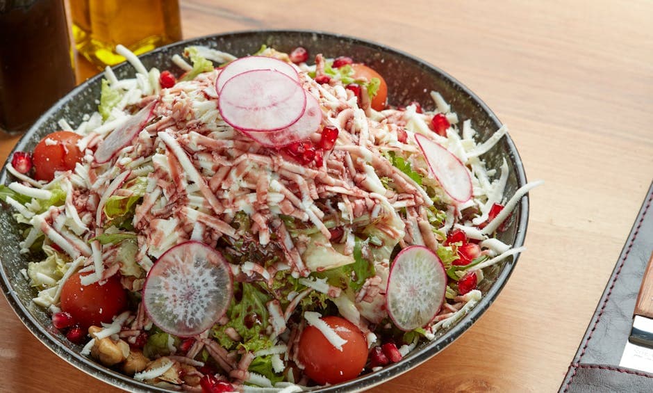 Rødt og blått ostesalat med reddiker