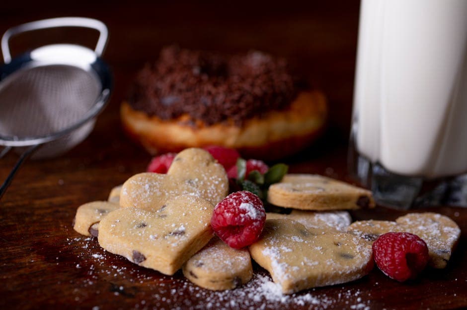 Sprø sablekjeks med sjokoladepynt