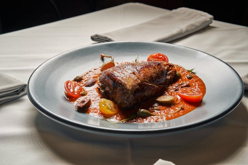 Sautert indrefilet av storfe i krydret tomatsaus