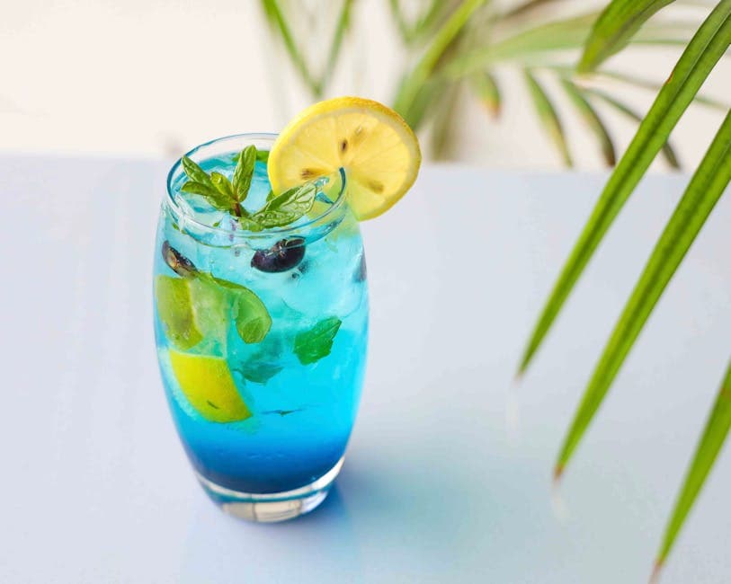 Spiked VIP-cocktail med sitron og mynte