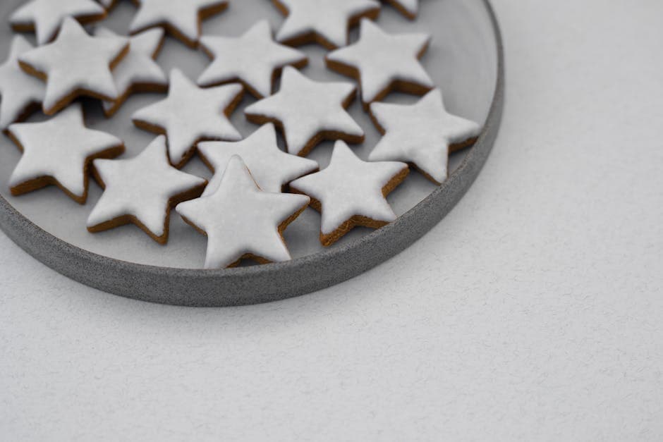 Honningmandelstjerner med sitronglasur