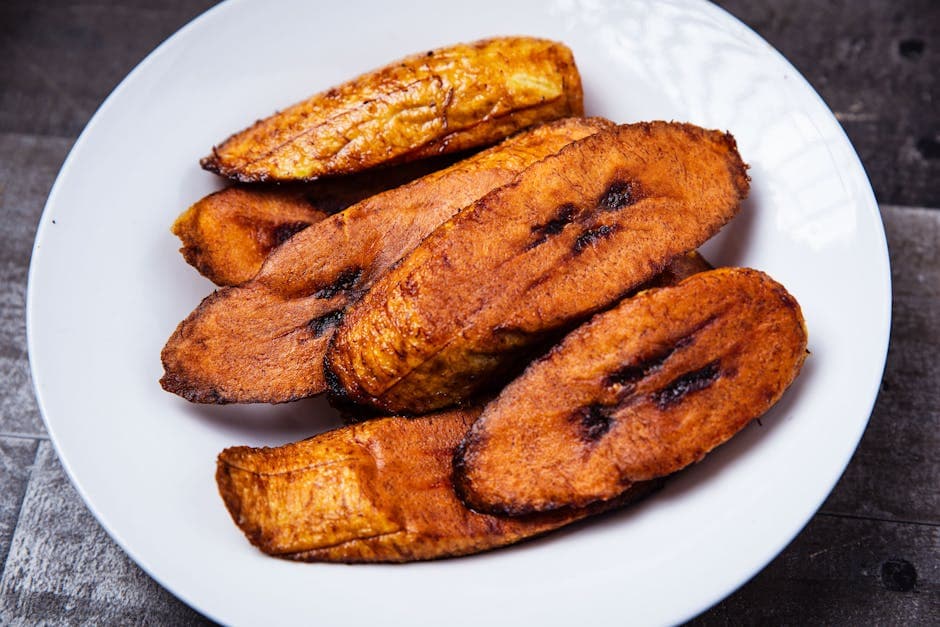 Friterte plantains med søt og sterk dipp