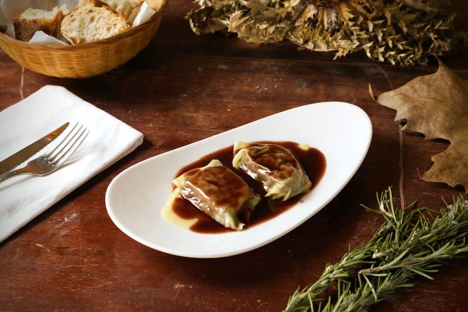 Lamfylte kålruller med rødvinsdemi-glace