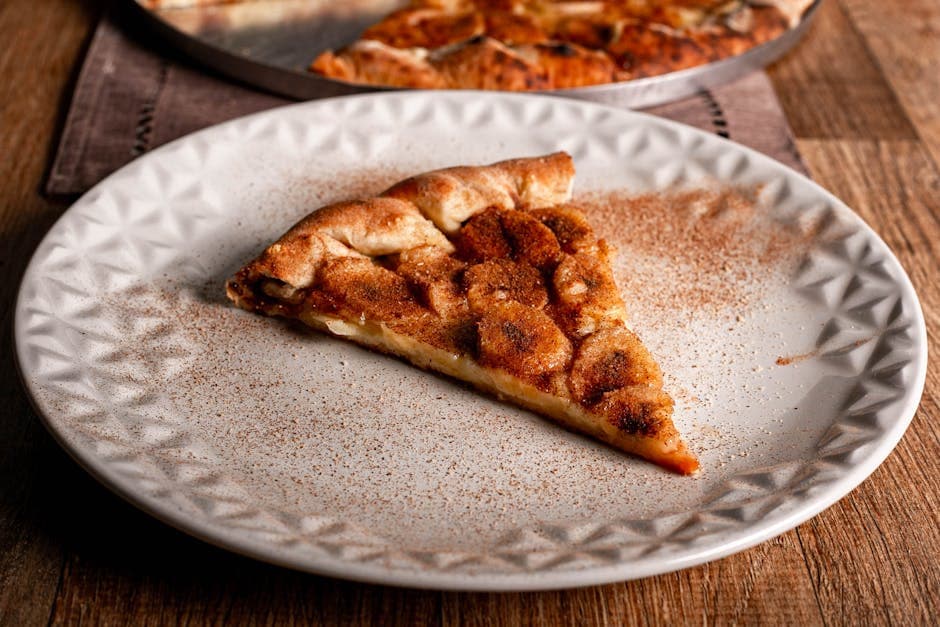 Epledessertpizza med fudge, nøtter og marshmallows