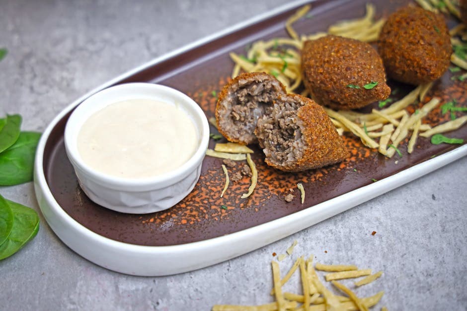 Kibbe med kjøtt og pinjekjerner