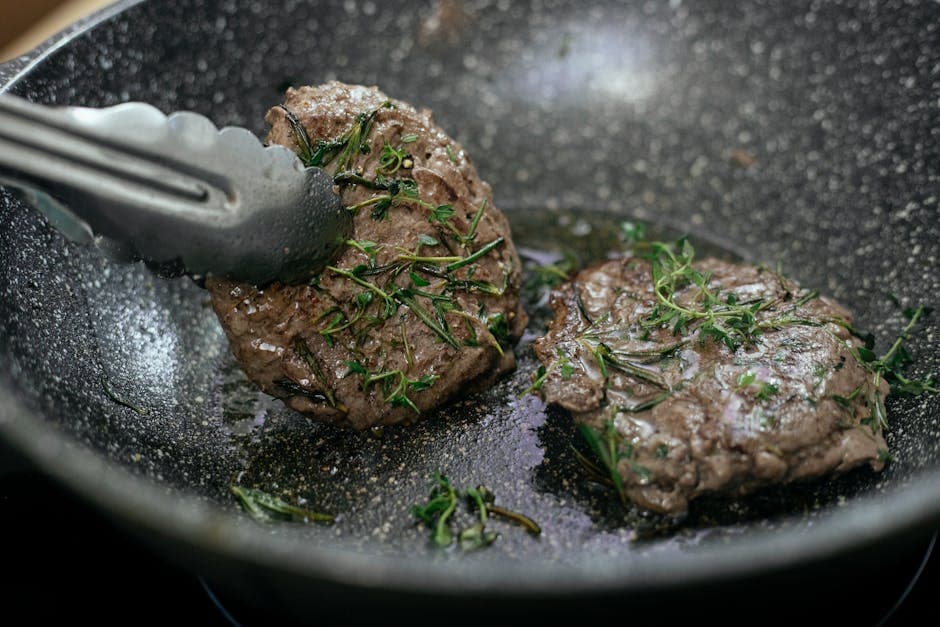 Hjemmelagde pølsebiffer med urter