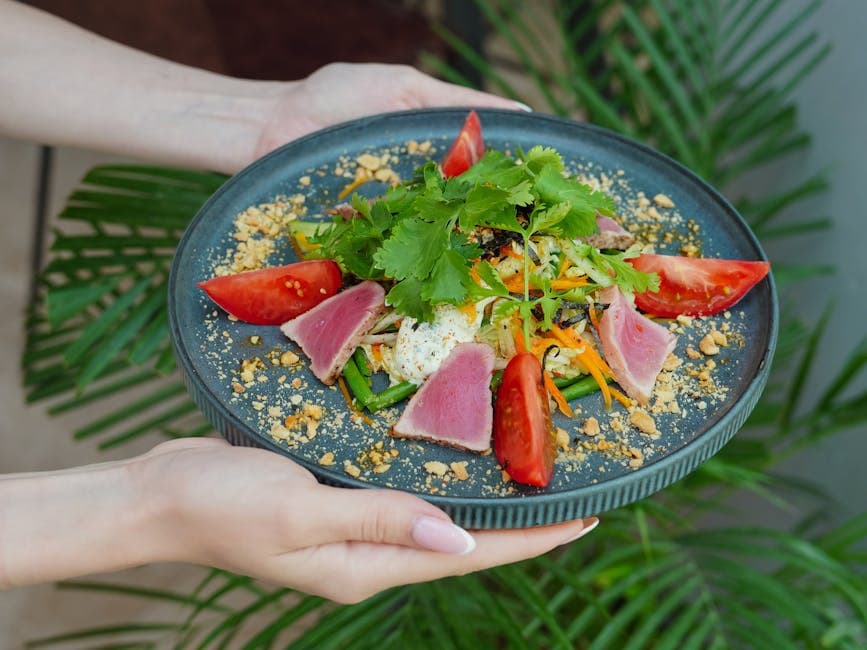 Ahi-salat med macadamianøtter og korianderolje