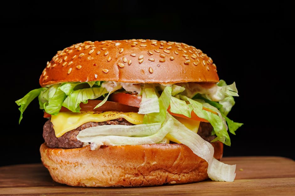 Saftige biffburgere på grillen