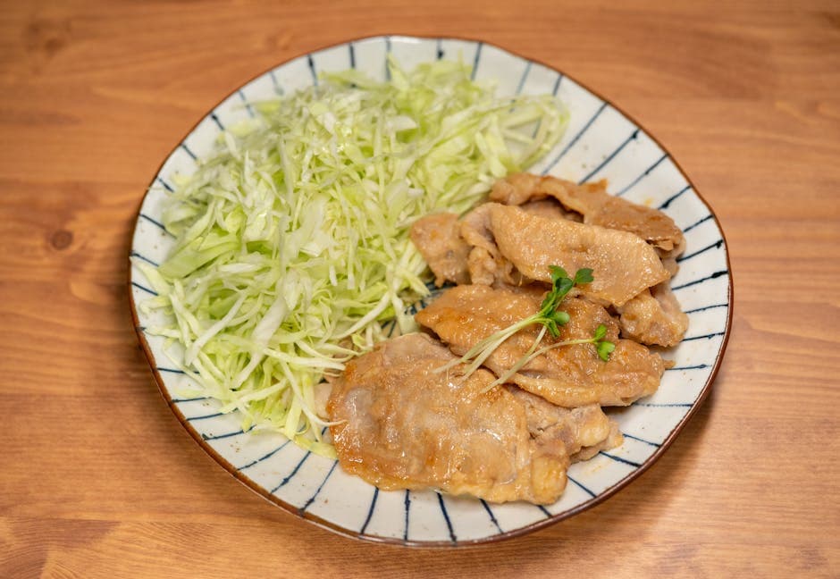 Svinekoteletter med savoykål og epler